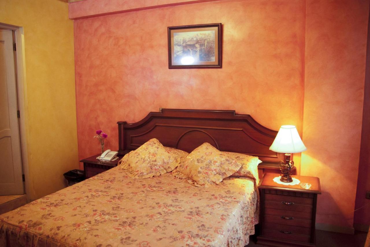 Hotel Monserrat Cochabamba Zewnętrze zdjęcie