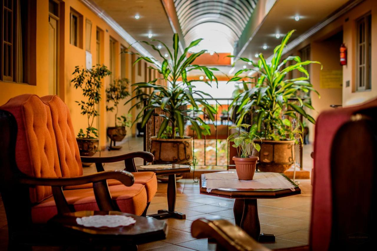 Hotel Monserrat Cochabamba Zewnętrze zdjęcie
