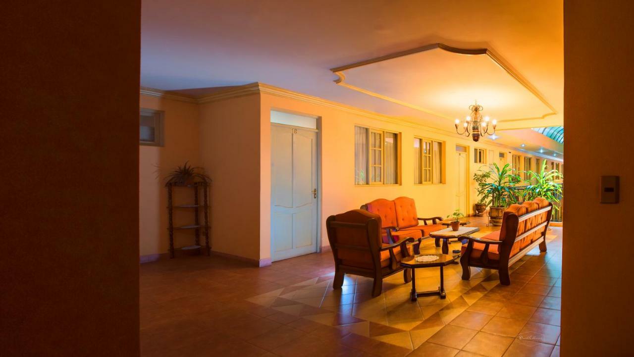 Hotel Monserrat Cochabamba Zewnętrze zdjęcie